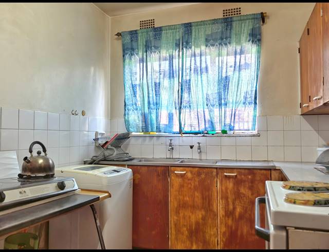 3 BEDROOM DUPLEX FOR SALE IN WINDSOR WEST
